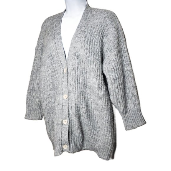 Tradlands Women's Oversized Knit Sweater, Button-Front Cardigan Gray Sz L (1274) - Picture 2 of 5